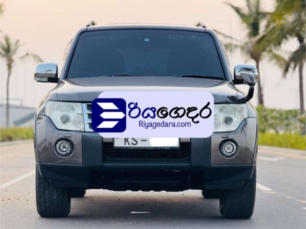 mitsubishi-montero-32-2011-suv-big-3