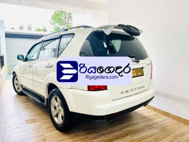 micro-rexton-2008-suv-big-3