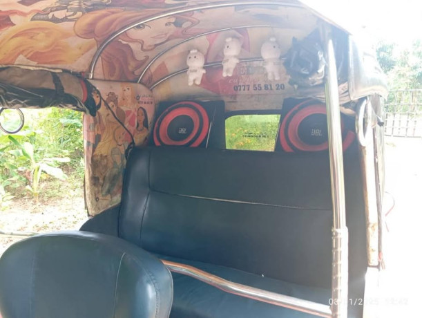 bajaj-re-big-4