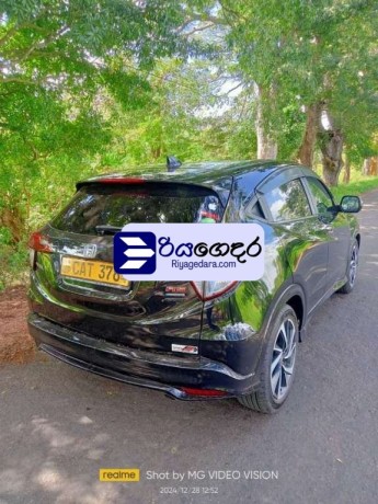 honda-vezel-rs-2016-suv-big-1