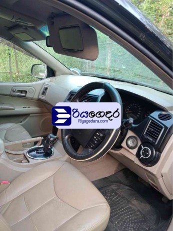 micro-kyron-2007-suv-big-2