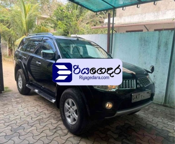 mitsubishi-montero-sport-2012-suv-big-1