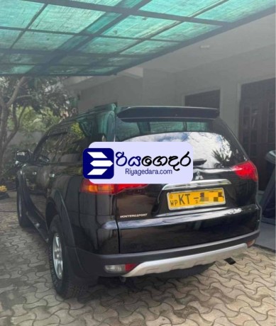 mitsubishi-montero-sport-2012-suv-big-3