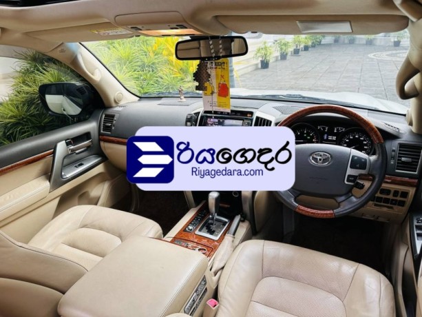 toyota-land-cruiser-sahara-v8-2014-suv-big-4