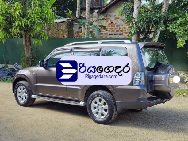 mitsubishi-montero-2013-suv-big-2