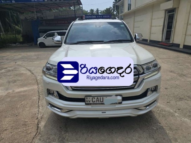 toyota-land-cruiser-sahara-v8-2016-suv-big-0