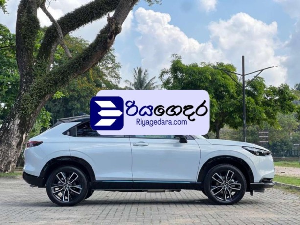 honda-vezel-z-play-2025-suv-unregistered-recondition-big-2