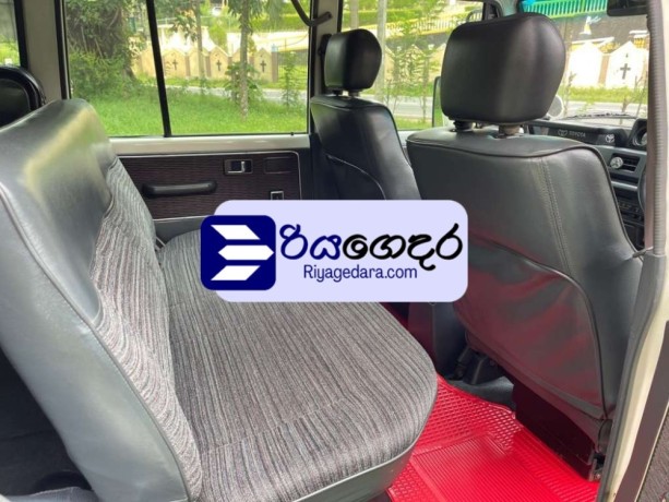 mitsubishi-pajero-clo49-1988-suv-big-3