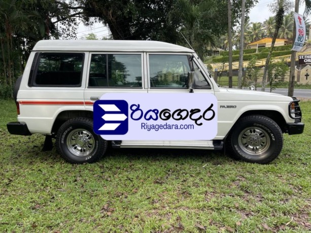 mitsubishi-pajero-clo49-1988-suv-big-5