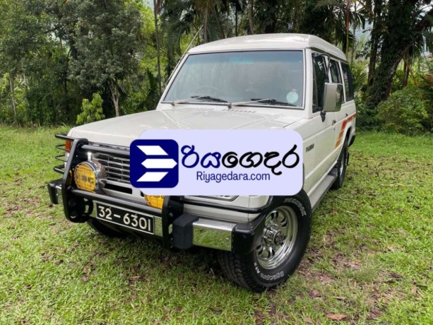 mitsubishi-pajero-clo49-1988-suv-big-0
