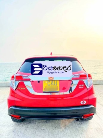 honda-vezel-rs-sensing-2017-suv-big-4