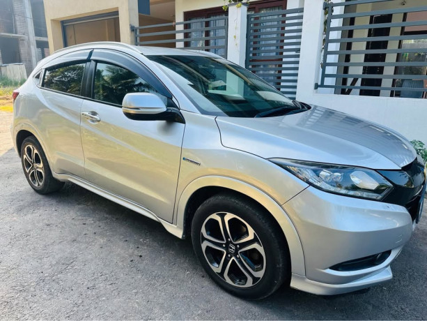 honda-vezel-z-grade-big-1