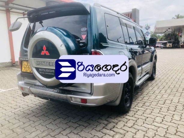 mitsubishi-montero-2001-suv-big-3