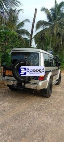 mitsubishi-pajero-1995-suv-big-2