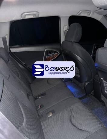 toyota-rav4-2009-suv-big-3