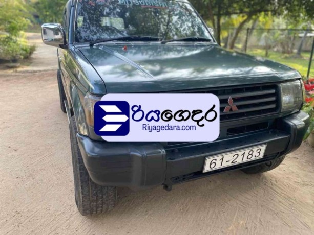 mitsubishi-pajero-1992-suv-big-0