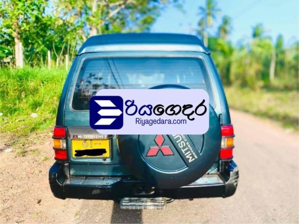 mitsubishi-pajero-1992-suv-big-3