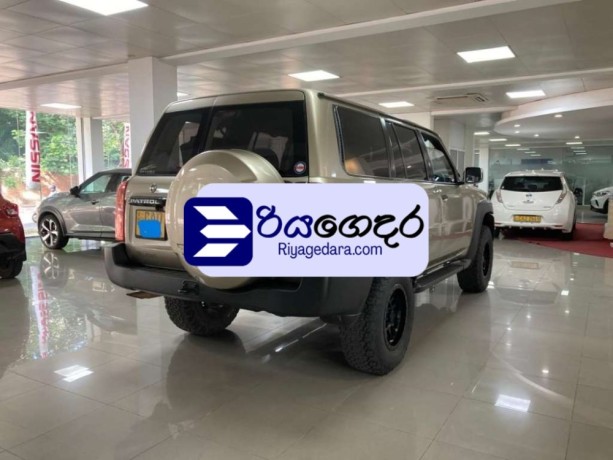 nissan-patrol-2014-suv-big-1