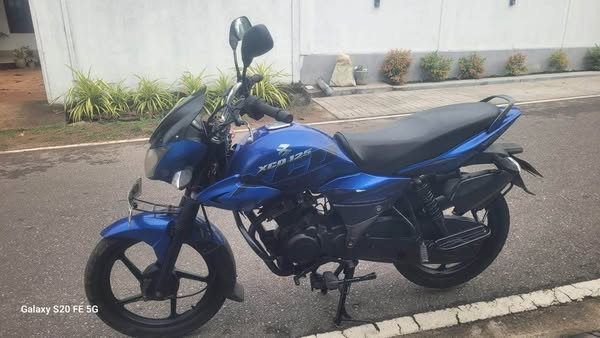 bajaj-xcd-135-2009-big-3