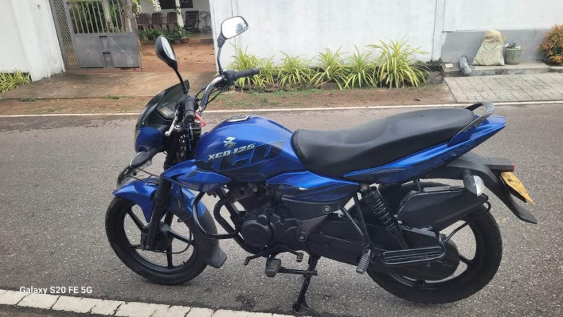 bajaj-xcd-135-2009-big-4
