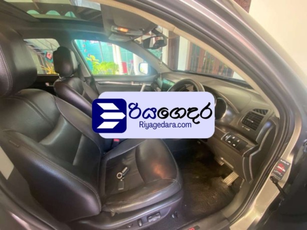 kia-sorento-1-12-2012-suv-big-3