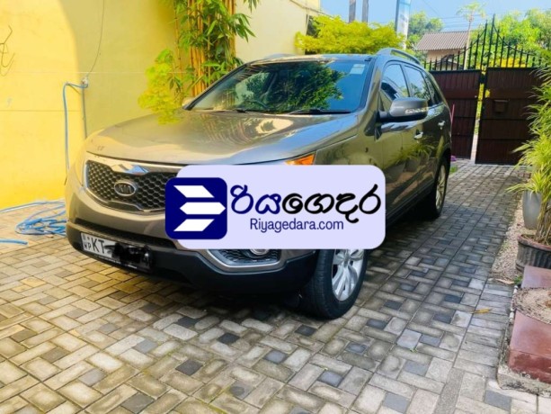 kia-sorento-1-12-2012-suv-big-0
