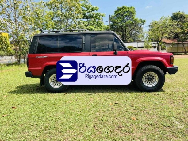 isuzu-trooper-1980-suv-big-4