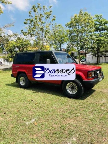 isuzu-trooper-1980-suv-big-1