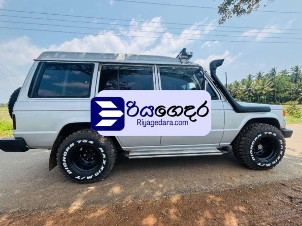 mitsubishi-pajero-1989-suv-big-1