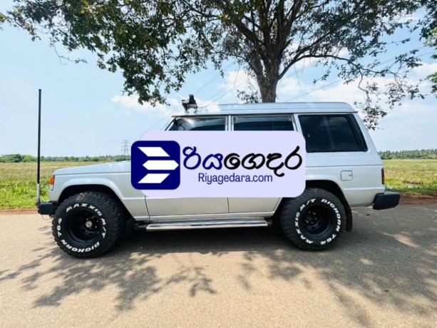 mitsubishi-pajero-1989-suv-big-2