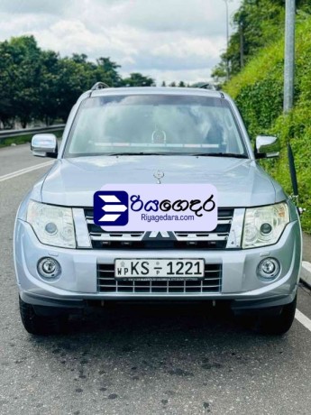 mitsubishi-montero-2011-suv-big-0