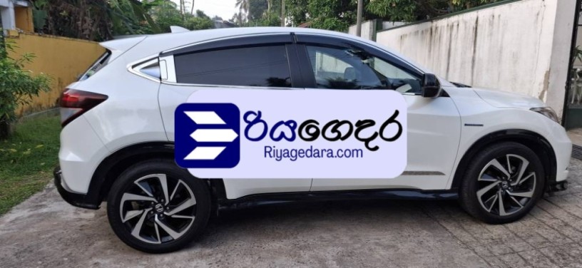 honda-vezel-rs-sensing-2017-suv-big-5