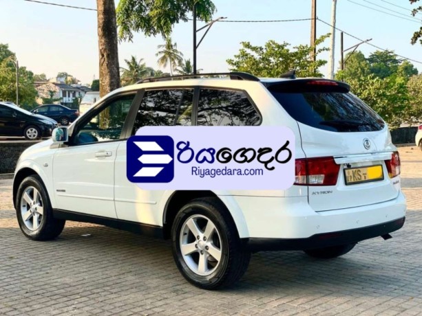 micro-kyron-2012-suv-big-1