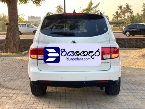 micro-kyron-2012-suv-big-3