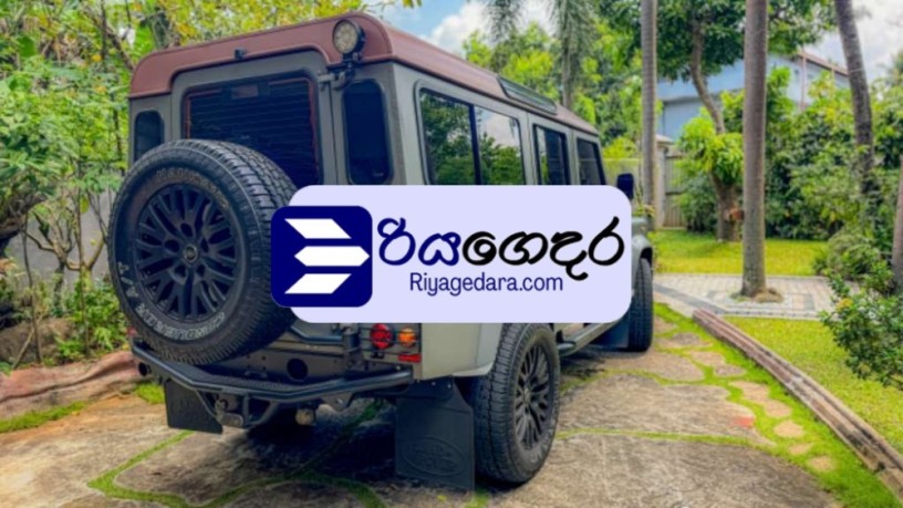 land-rover-defender-puma-110-2010-suv-big-3