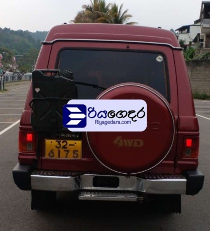 mitsubishi-pajero-1988-suv-big-1