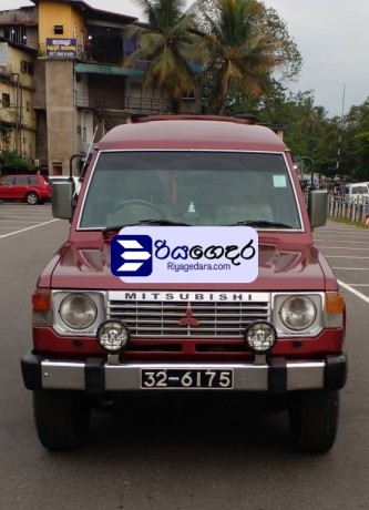 mitsubishi-pajero-1988-suv-big-5