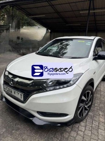honda-vezel-rs-sensing-2017-suv-big-0