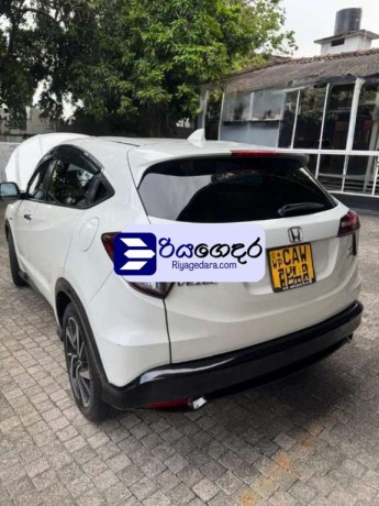 honda-vezel-rs-sensing-2017-suv-big-1