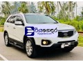 kia-sorento-2012-suv-small-0