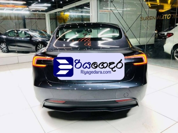 tesla-model-3-2024-suv-unregistered-recondition-big-5