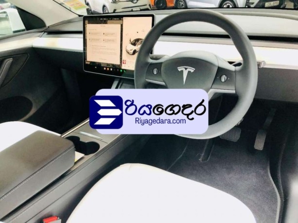 tesla-model-3-2024-suv-unregistered-recondition-big-2