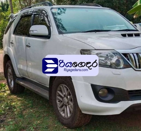toyota-fortuner-2013-suv-big-5