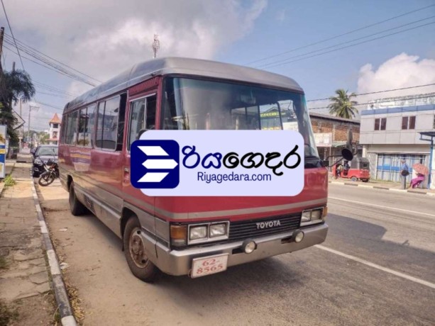 toyota-coaster-1988-bus-big-2