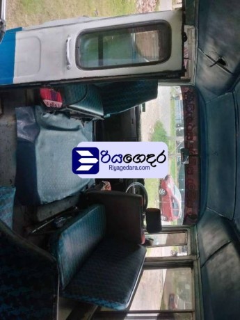 mitsubishi-rosa-1983-bus-big-4