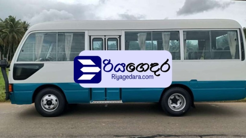 toyota-coaster-2000-bus-big-1