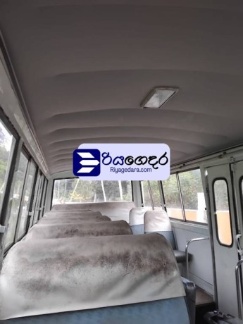 toyota-dyna-1980-bus-big-2