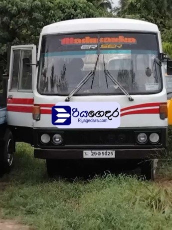 toyota-dyna-1980-bus-big-0