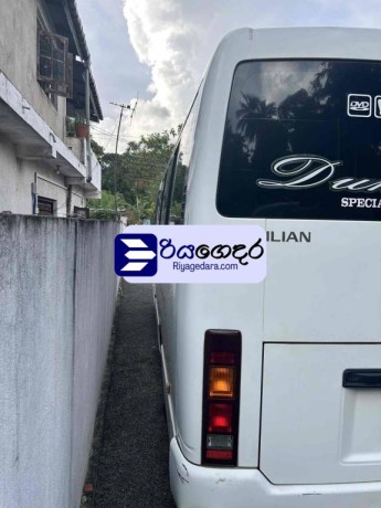 nissan-nissan-2011-bus-big-4