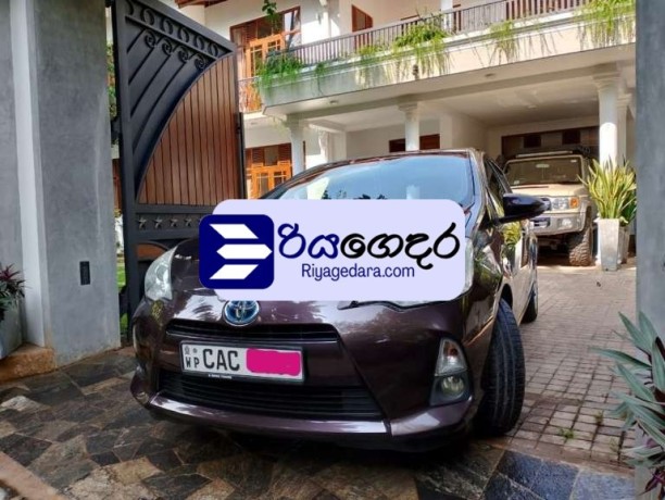 toyota-aqua-s-grade-2014-car-big-0
